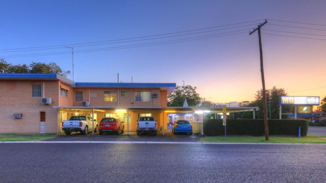 Binalong Motel Гондиуинди Екстериор снимка