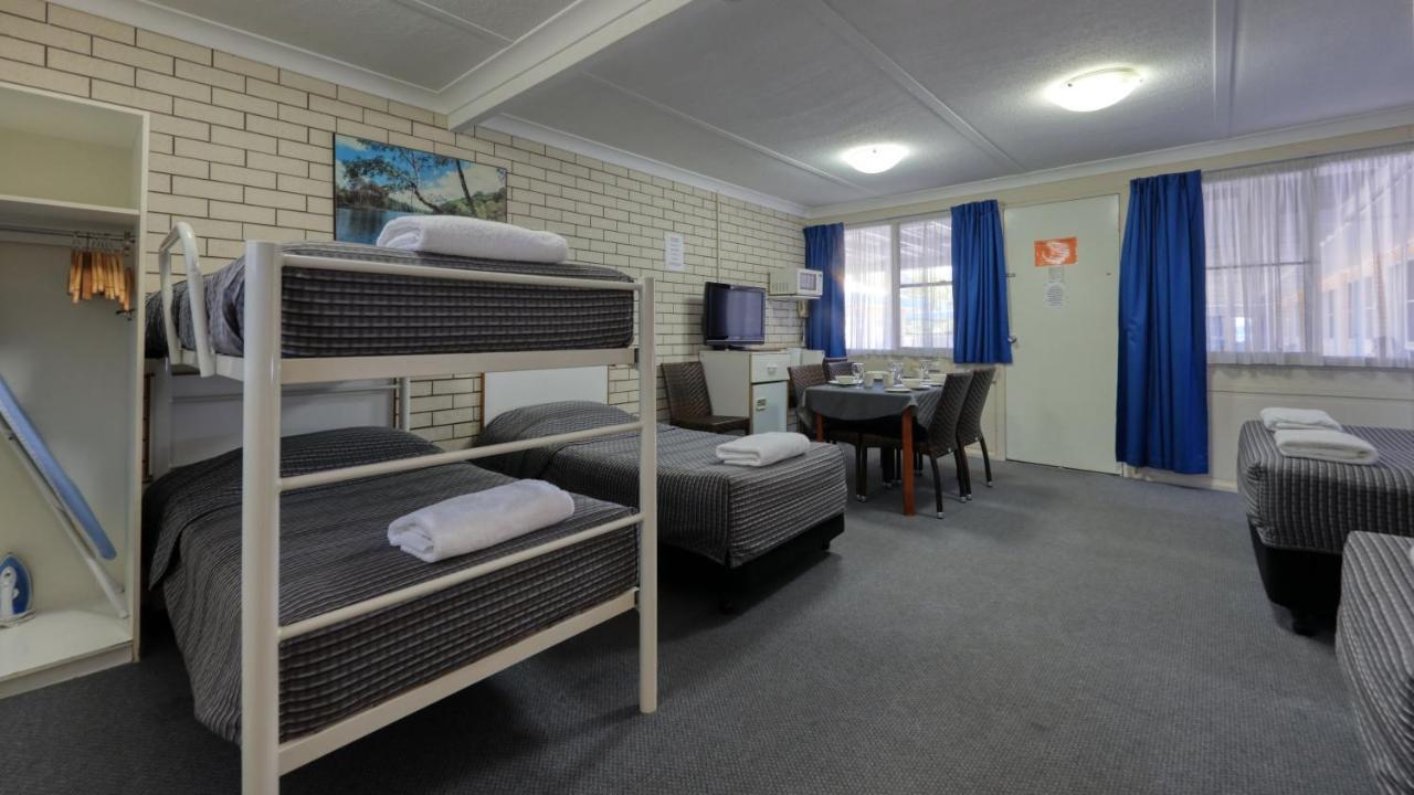 Binalong Motel Гондиуинди Екстериор снимка