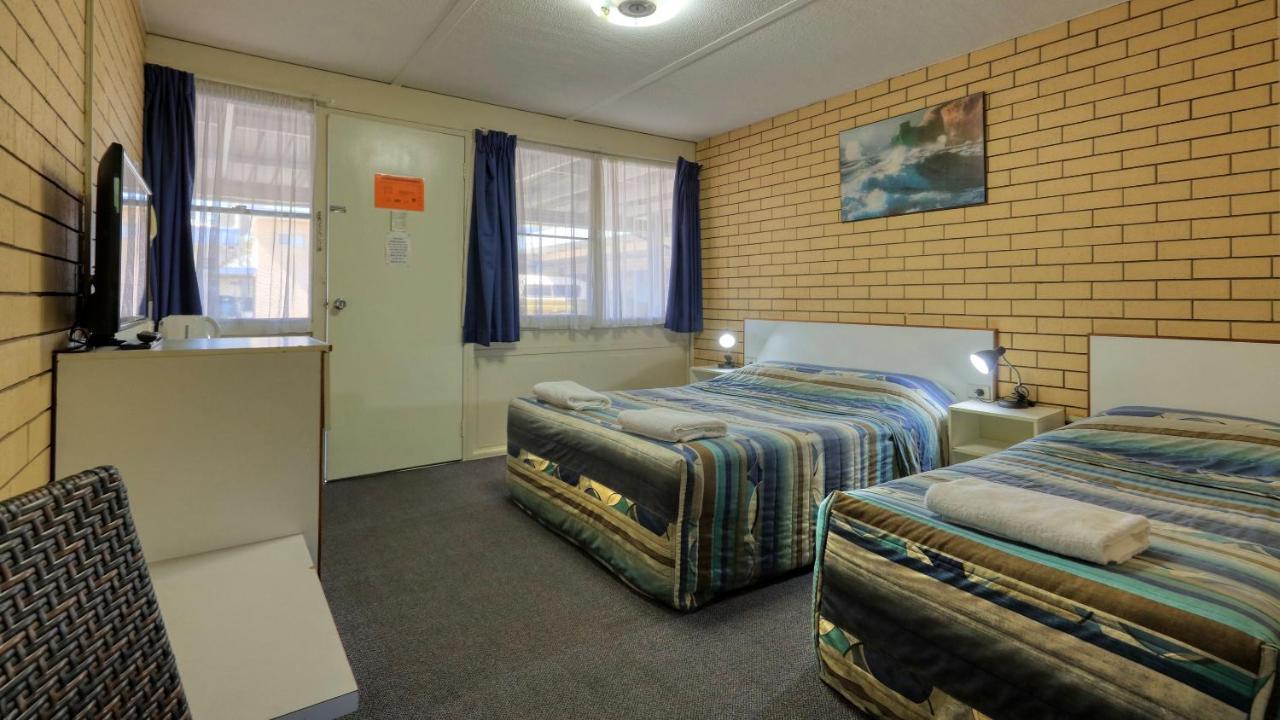 Binalong Motel Гондиуинди Екстериор снимка