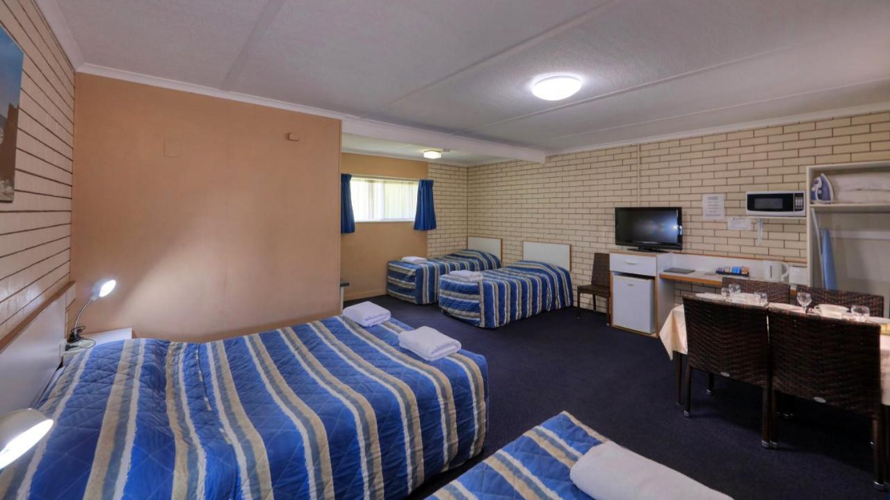 Binalong Motel Гондиуинди Екстериор снимка