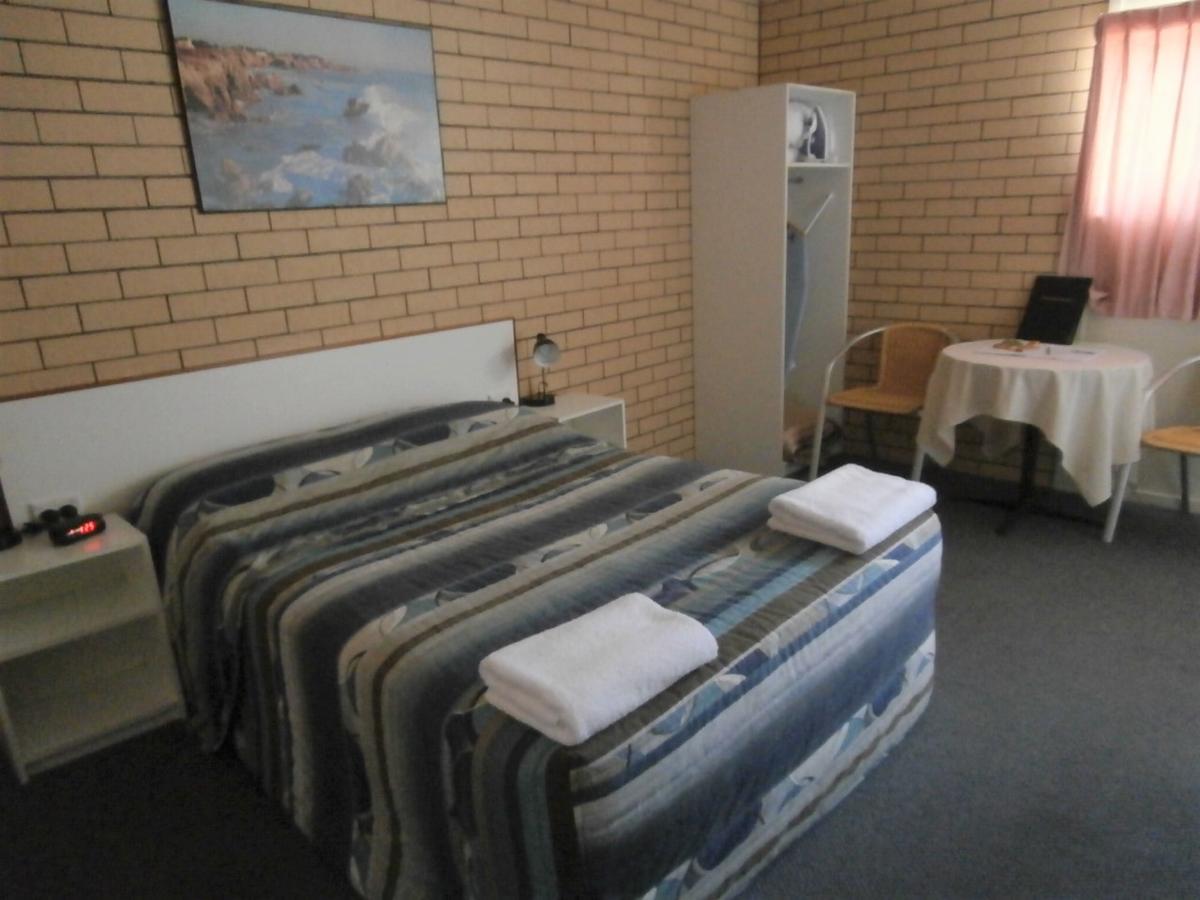 Binalong Motel Гондиуинди Екстериор снимка