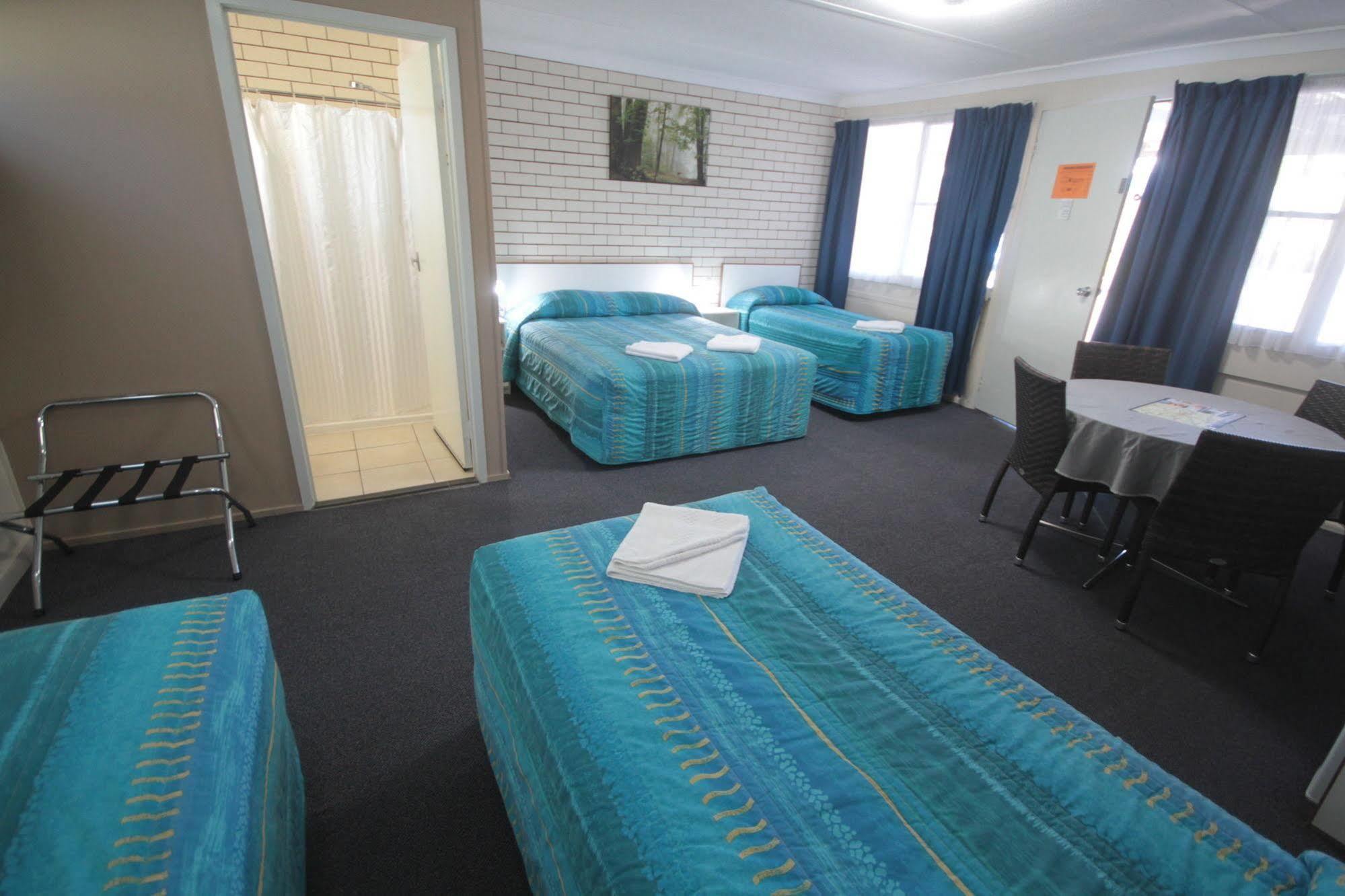 Binalong Motel Гондиуинди Екстериор снимка