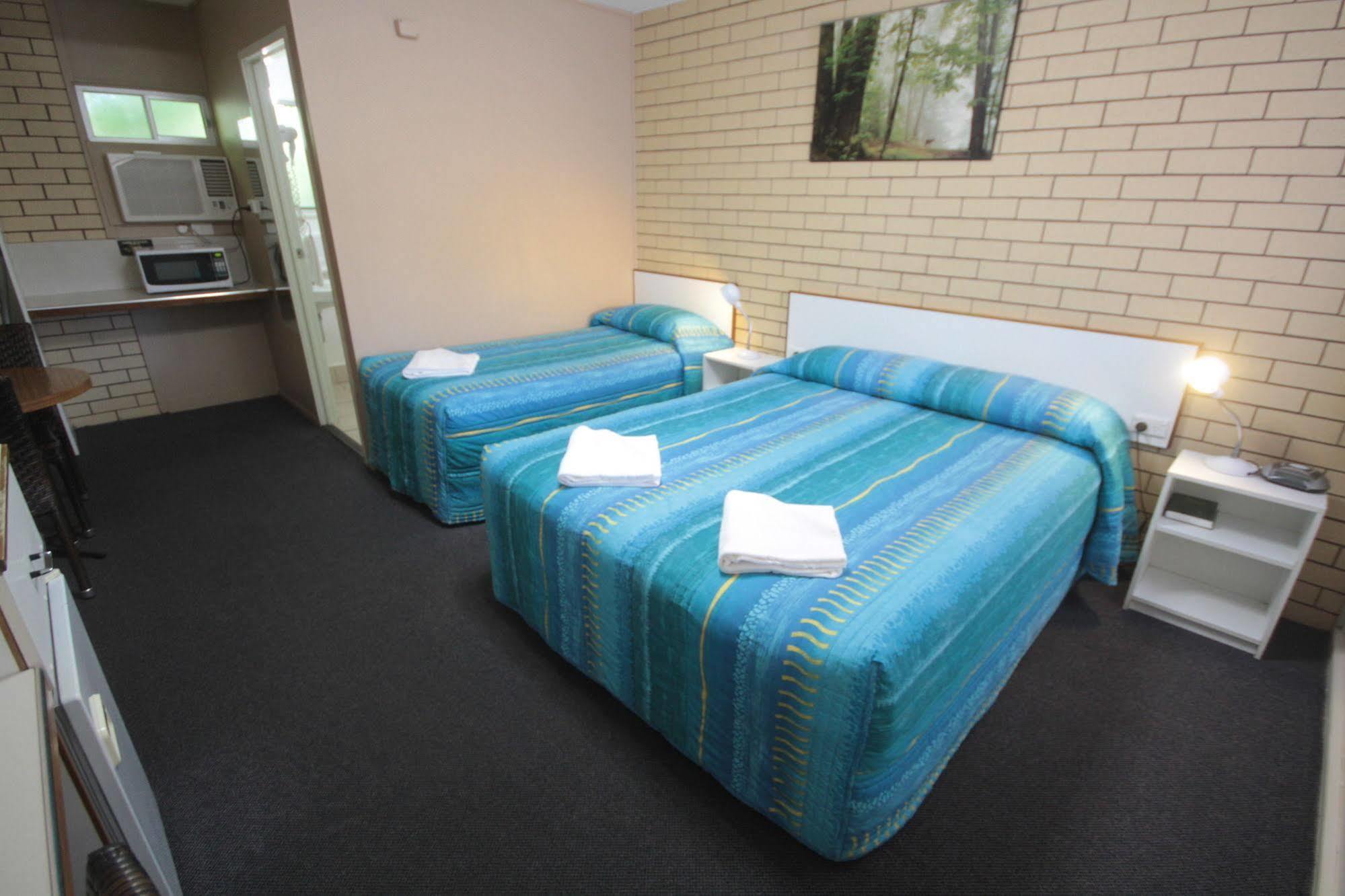 Binalong Motel Гондиуинди Екстериор снимка